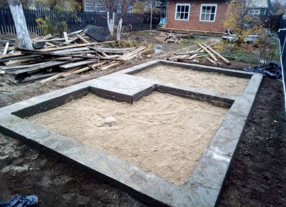 Ленточный фундамент для бани квадро